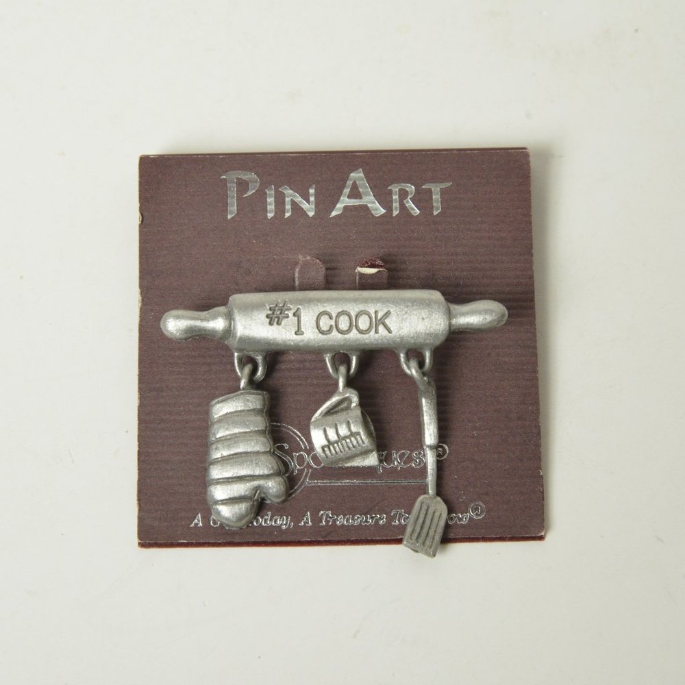 GREAT GIFT! Vintage SPOONTIQUES PEWTER #1 COOK Brooch /Pin New, on Original Card